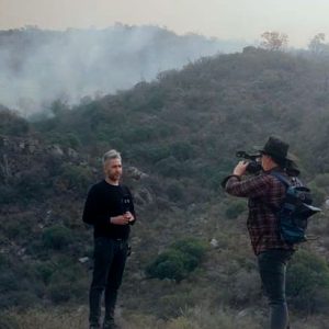 Los medios tradicionales de TV transmitieron en vivo desde las sierras.